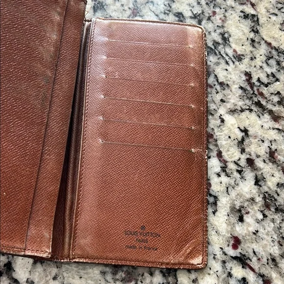 Louis Vuitton Monogram Wallet - Picture 5 of 9